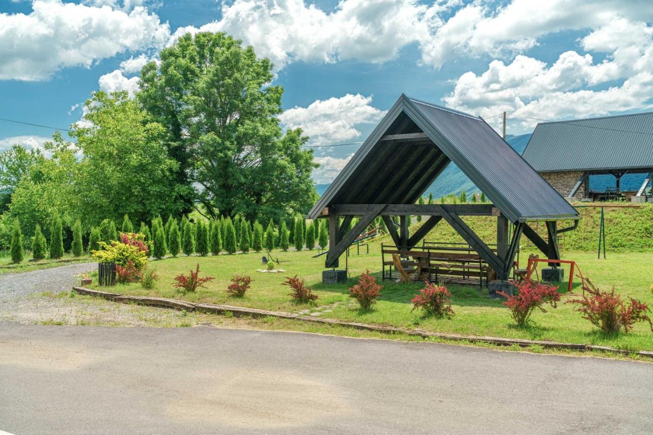 Resort Big House Plitvicka Jezera Licko Petrovo Selo Екстериор снимка